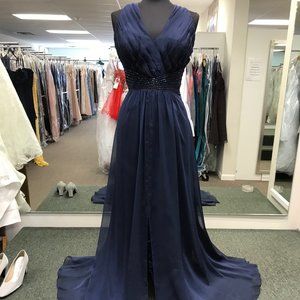 Long blue gown  L184001